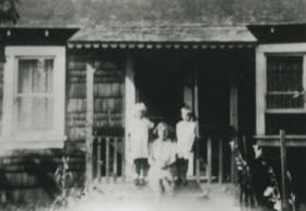 Silvanovicz family, 1934 thumbnail
