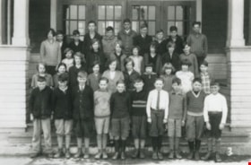 Capitol Hill School Grade 5 class, 1928 (date of original), copied 1992 thumbnail