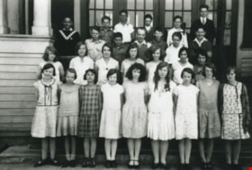 Capitol Hill School Grade 7 class, 1930 (date of original), copied 1992 thumbnail