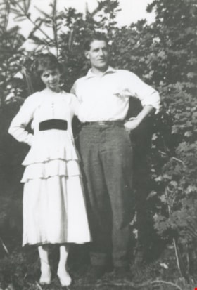Una and Albert Bonnett, 1920 (date of original), copied 1992 thumbnail