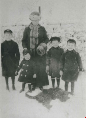 Grant family, 1918 (date of original), copied 1992 thumbnail