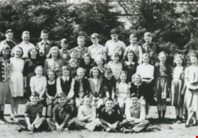 Kingsway West School Grade 6 Class, 1948 (date of original), copied 1992 thumbnail