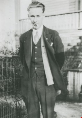 Bill Price at the gate, December 25, 1929 (date of original), copied 1992 thumbnail
