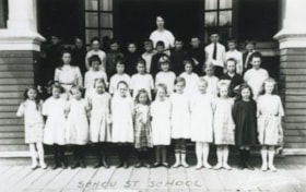 Schou Street School class, 1922 (date of original), copied 1992 thumbnail