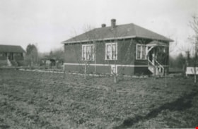 McKenzie family home, 1912 (date of original), copied 1992 thumbnail
