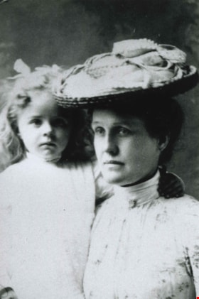 Priscilla Byrne and Margaret, [1896] (date of original), copied 1995 thumbnail
