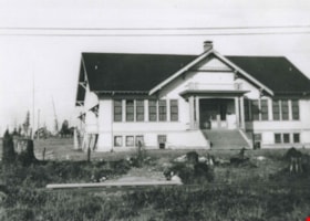 Kingsway East School, [between 1914 and 1919] thumbnail
