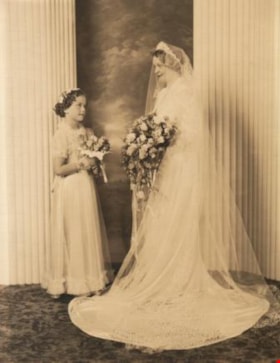 Wedding Photograph of Frances Mabel Lili (Patterson) Duke with her niece (flower girl) Doreen Nettie (Patterson) Reitsma, 1939 thumbnail