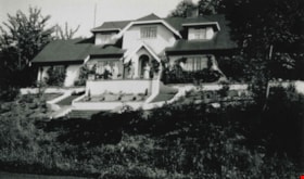 Eagles garden and house, [193-] (date of original), copied 1996 thumbnail