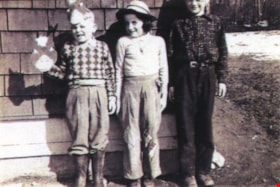Children in front of Seaforth School, [1945] (date of original), copied [1996] thumbnail