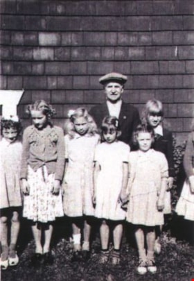 Group in front of Seaforth School, [1945] (date of original), copied [1996] thumbnail
