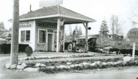 Ross Service Station, Douglas Road and Grandview Highway, 1922 (date of original), copied [1998] thumbnail