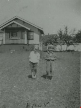 Billy Banks and friend, [1931] (date of original), copied 1991 thumbnail