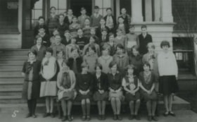 Edmonds Street School Grade 7 class, 1927 (date of original), copied 1991 thumbnail