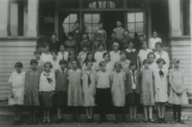 Edmonds Street School Grade 8 class, 1926 (date of original), copied 1991 thumbnail