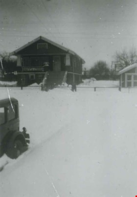 Howlett family home, [1943 or 1944] (date of original), copied 1991 thumbnail