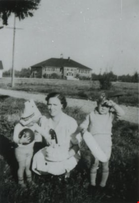 Dunn family, October 1937 (date of original), copied 1991 thumbnail