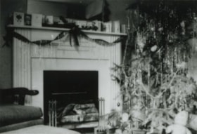 Ellis family home at Christmas, 1945 (date of original), copied 1991 thumbnail