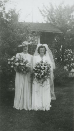 Doris Hockley and Jean Macdonald-Taylor, August 4, 1943 (date of original), copied 1991 thumbnail