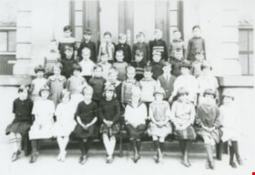Kingsway West School class, [between 1925 and 1929] (date of original), copied 1991 thumbnail