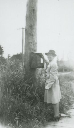 Ruth Hollands on Stride Avenue, 1944 (date of original), copied 1991 thumbnail