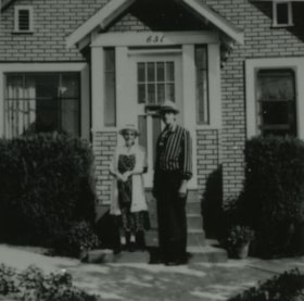 Charlie and Ruth Hollands, [1950] (date of original), copied 1991 thumbnail