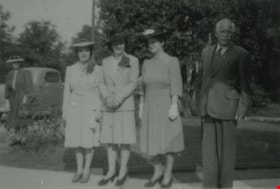 Pontifex family at St. Albans, 1942 (date of original), copied 1991 thumbnail