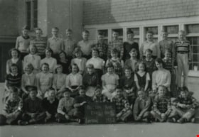 Nelson Avenue School Grade 5 class, 1958 (date of original), copied 1991 thumbnail