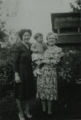 Evelyn, Anne and Ida Le Grove, [1945] (date of original), copied 1991 thumbnail