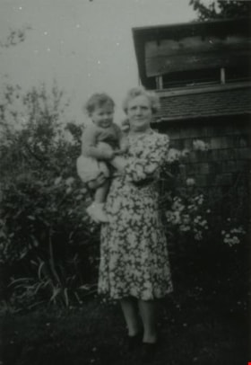 Anne and Ida Le Grove, [1945] (date of original), copied 1991 thumbnail