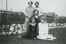 Women's luncheon, [1929] (date of original), copied 1991 thumbnail
