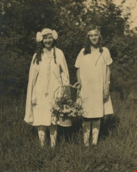 Margaret and Flora McCallum, 1926 thumbnail