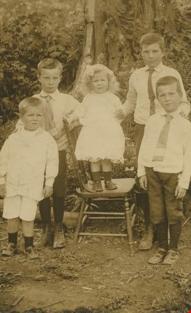 McCallum children, 1918 thumbnail