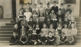 Windsor Street School class, November 17, 1939 thumbnail