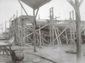 Submarine on scaffolding, [1917] (date of original), copied 2004 thumbnail