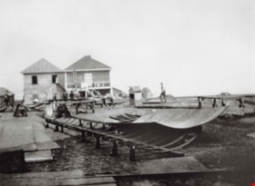 Scaffolding for submarine construction, [1917] (date of original), copied 2004 thumbnail