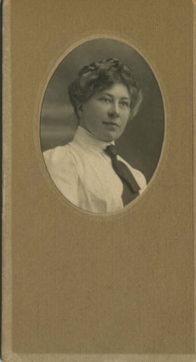 May Rawlins, 1910 thumbnail