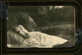 Unidentified women, [1880] thumbnail