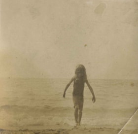 Kitty Hill at the beach, [1905] thumbnail