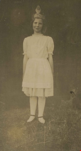 Cathleen Mathers at Alice in Wonderland party, 1912 thumbnail
