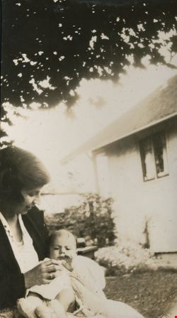 Robert at three months, 1927 thumbnail