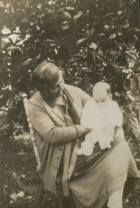 Annie Hill with Robert at four months, 1927 thumbnail