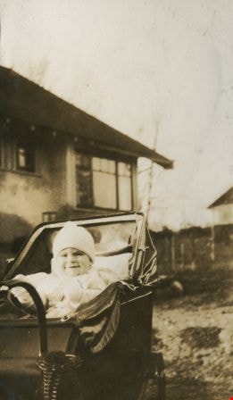 Robert at eight months, 1927 thumbnail