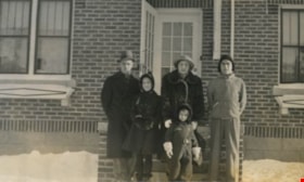 Peers family, [1940] thumbnail