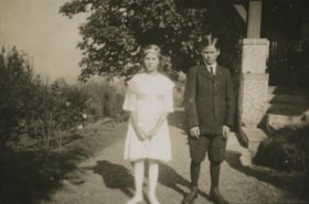 Robbie and Maude Travers, 1921 thumbnail