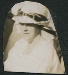 Woman in a hat, [1915] thumbnail
