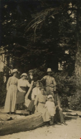 Family at Yellow Point, 1915 thumbnail