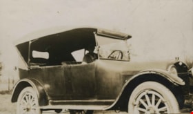 Kitty In Car, [1925] thumbnail