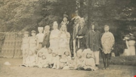 Children's costume party, 1916 thumbnail