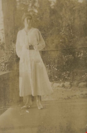 Florence Hart, 1916 thumbnail